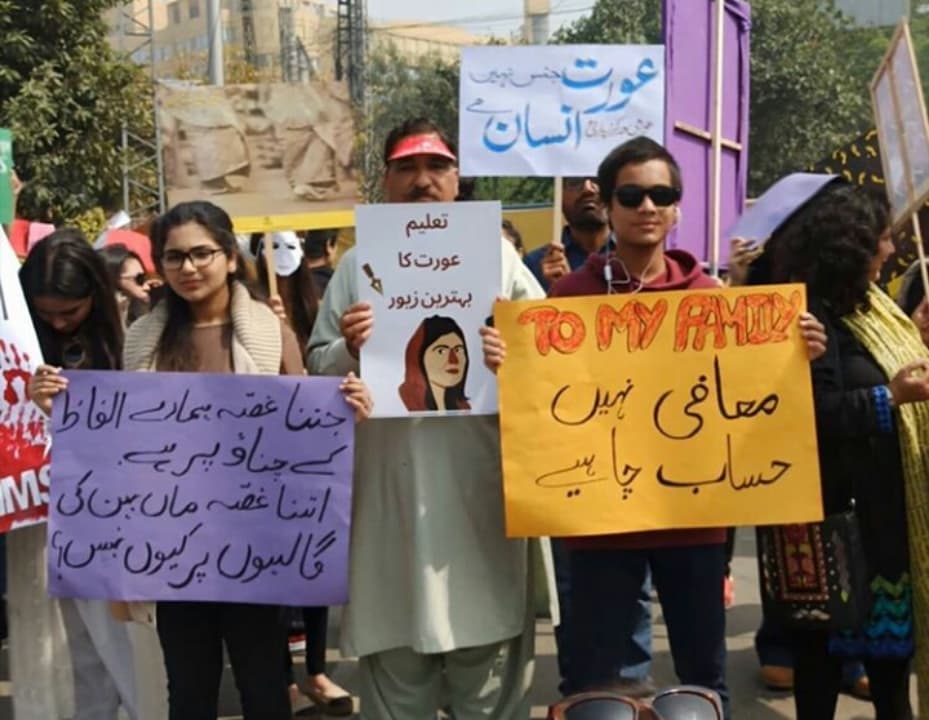 womens-march-slogans-demanding-attention-urdu-blog