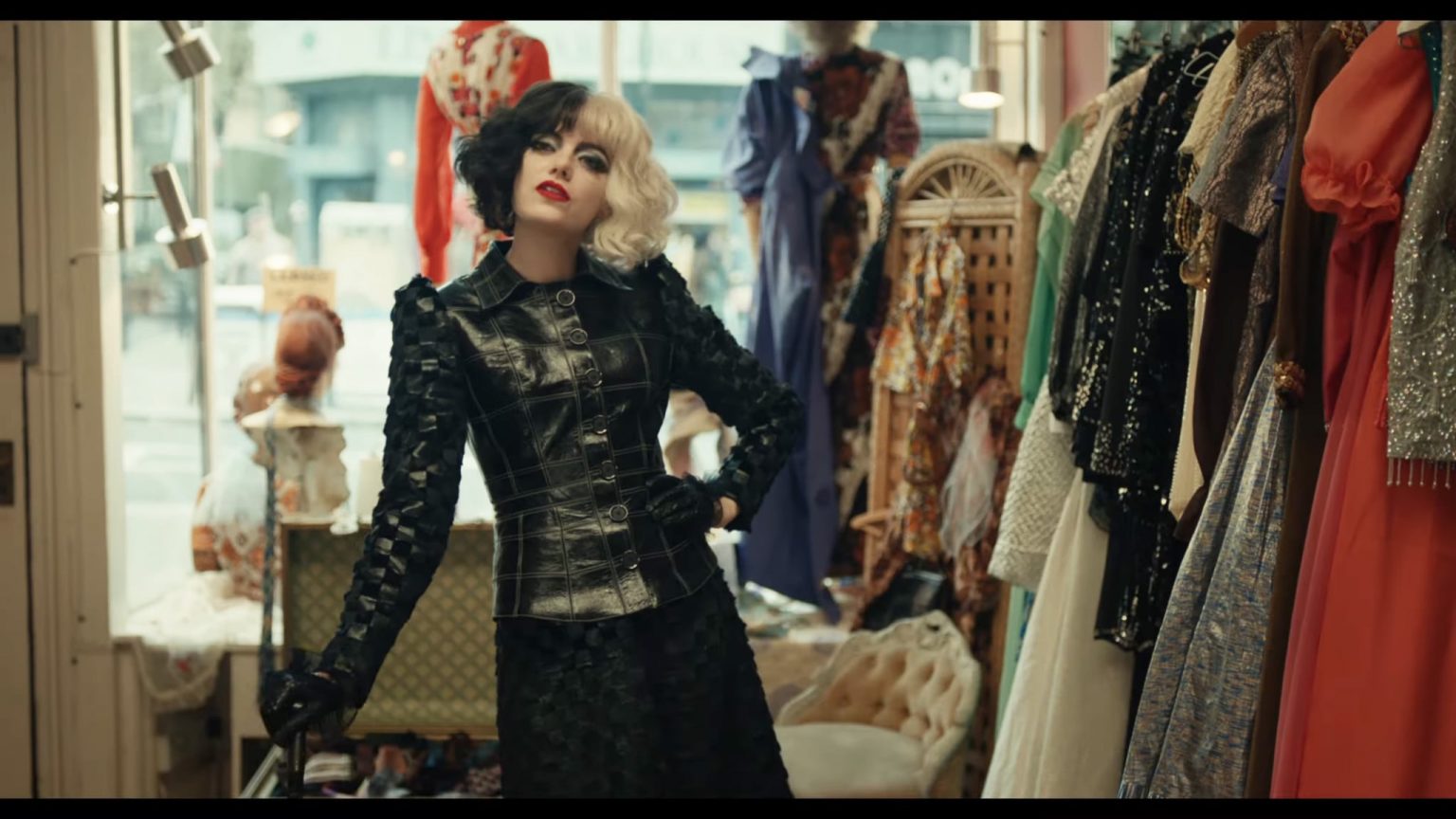 Trailer Review Emma Stone Transforms Into Notoriously Chic Cruella De Vil