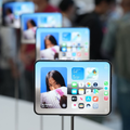 Samsung Fans Are Thoroughly Unimpressed by Apple’s Foldable Phone
